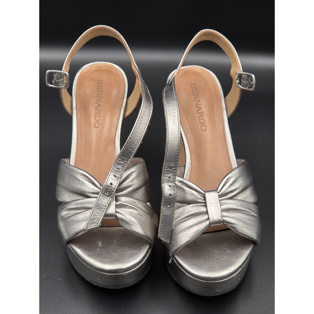 Bernardo Women’s 6M Metallic Silver Lthr Bow Platform Sandals Heels